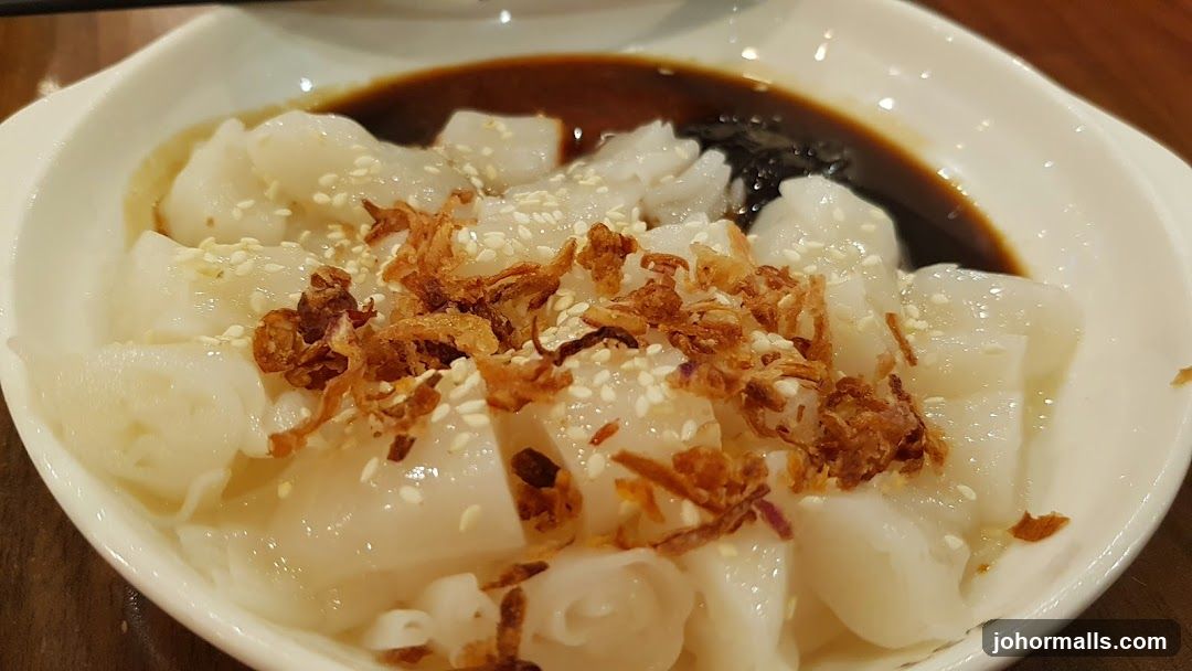 Steamed Rice Rolls with Soy Sauce