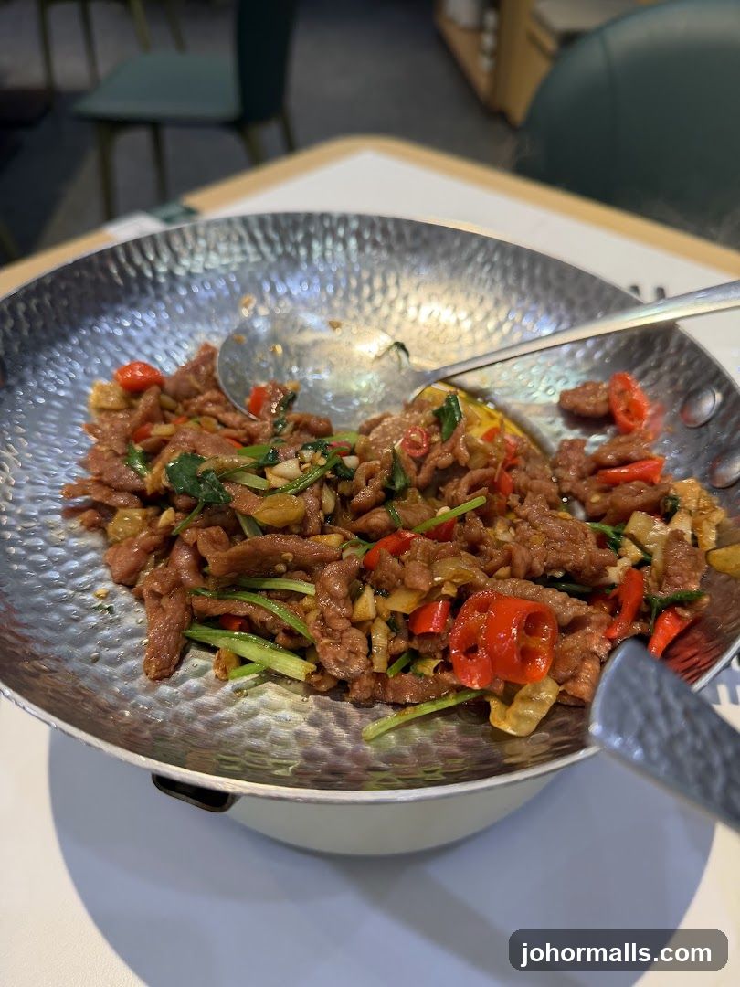 Stir-fried Beef with Chili Peppers