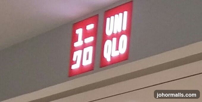 Uniqlo Signage