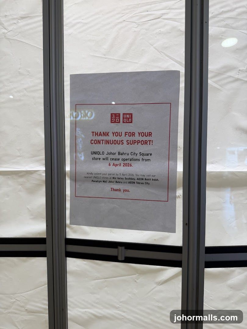 UNIQLO Store Closure Notice