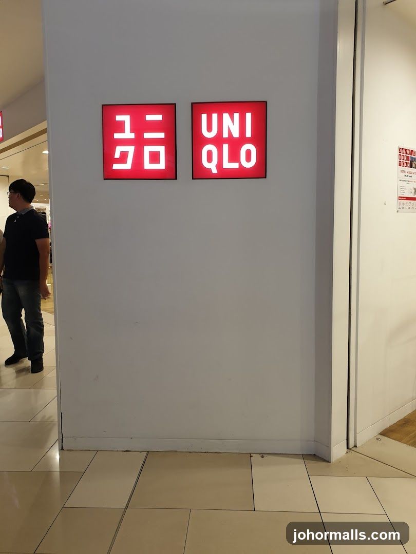 UNIQLO Storefront