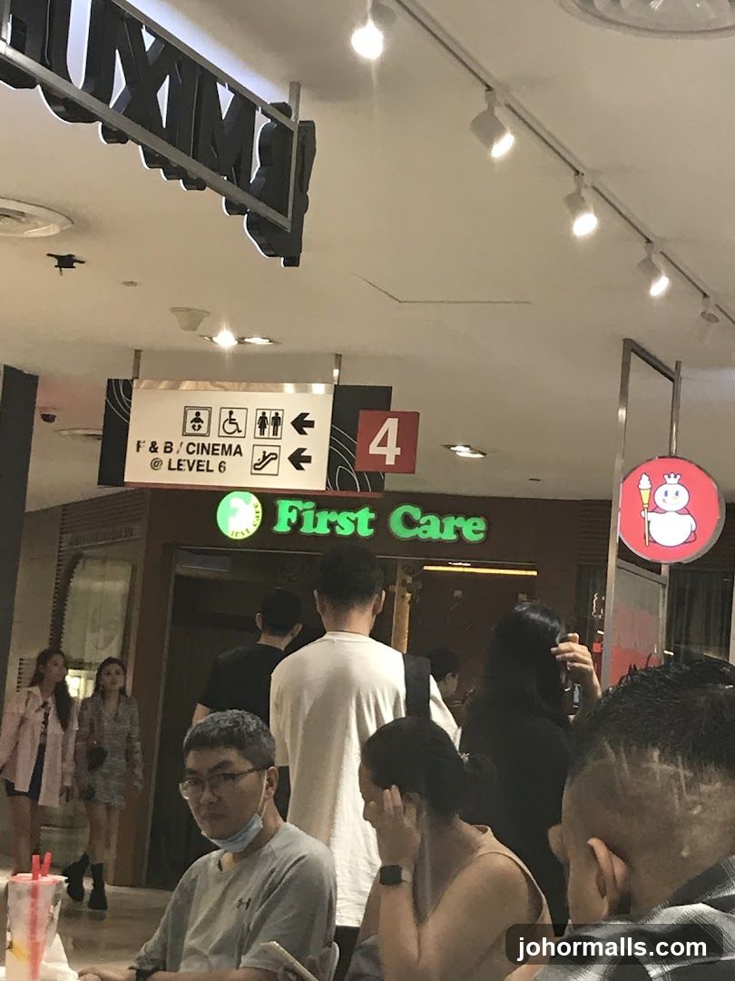 People in a mall