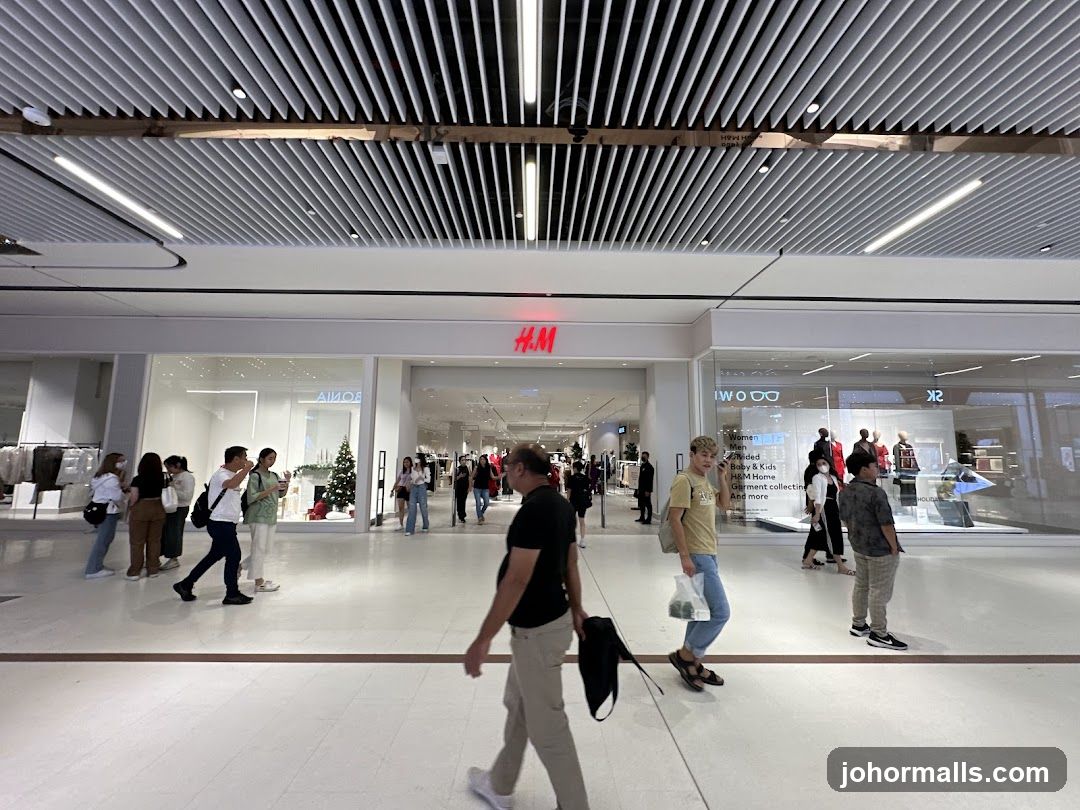 H&M Storefront