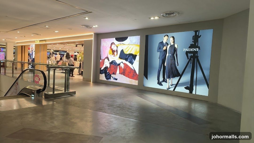 Fashion Store Display