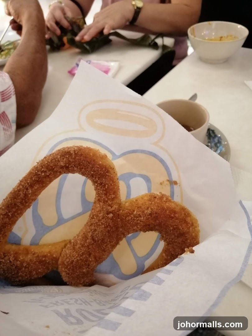 Cinnamon Sugar Pretzel