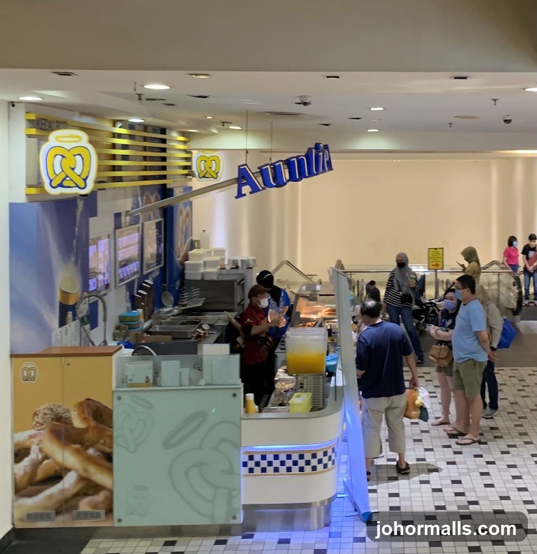 Auntie Anne's Pretzel Stand