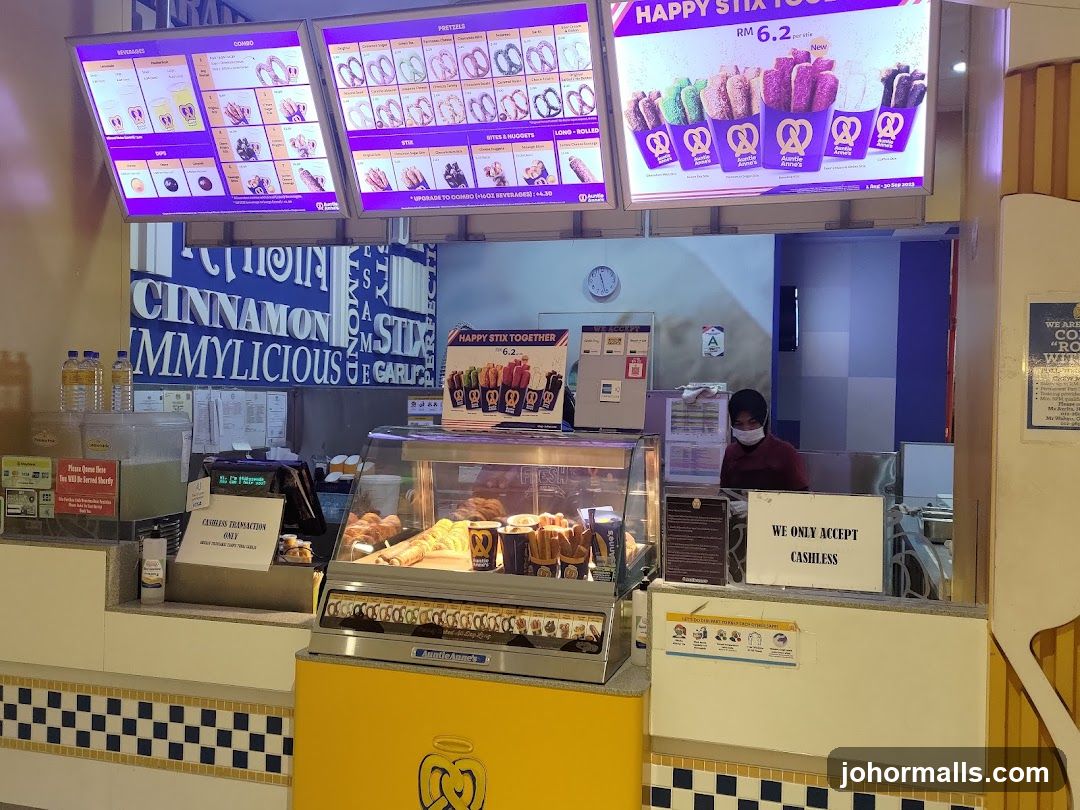 Auntie Anne's Pretzel Stand