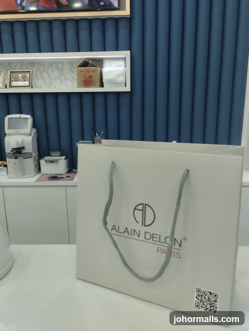 Alain Delon Shopping Bag