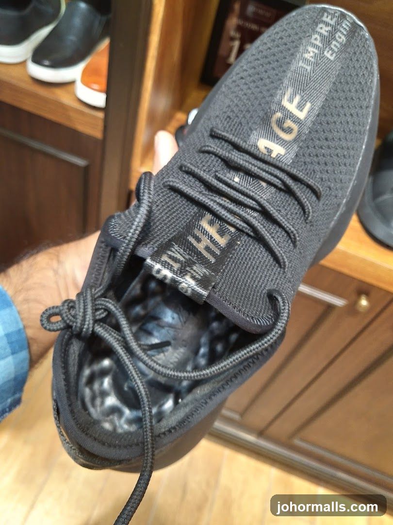 Black Sneaker