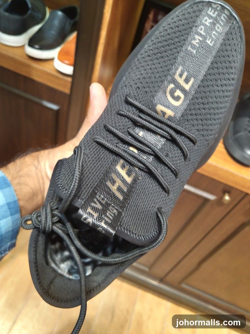 Black Sneaker