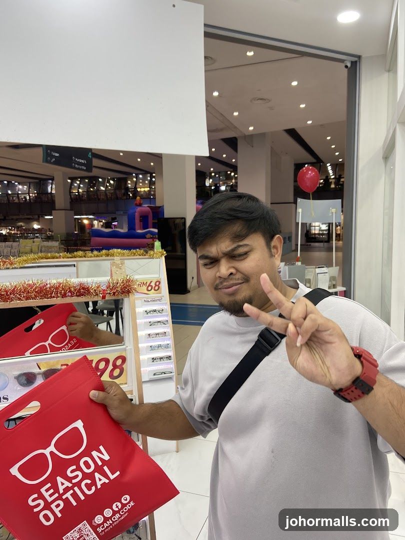 Man holding a shopping bag