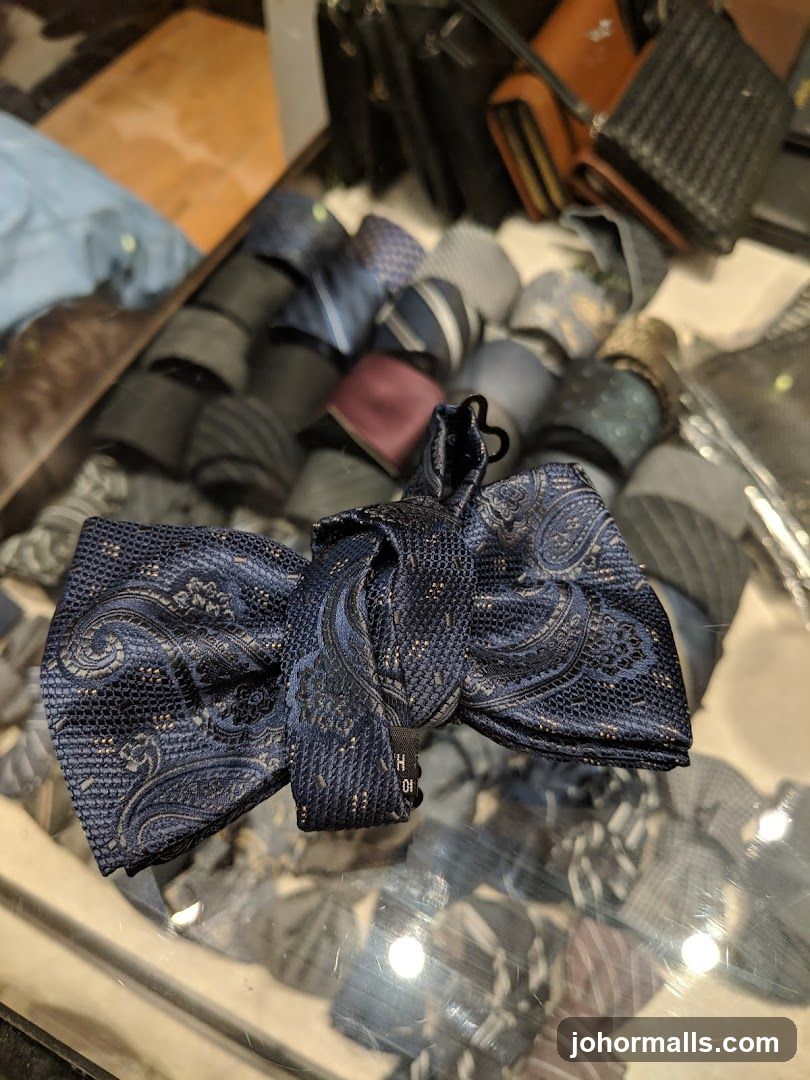Bow Tie Display