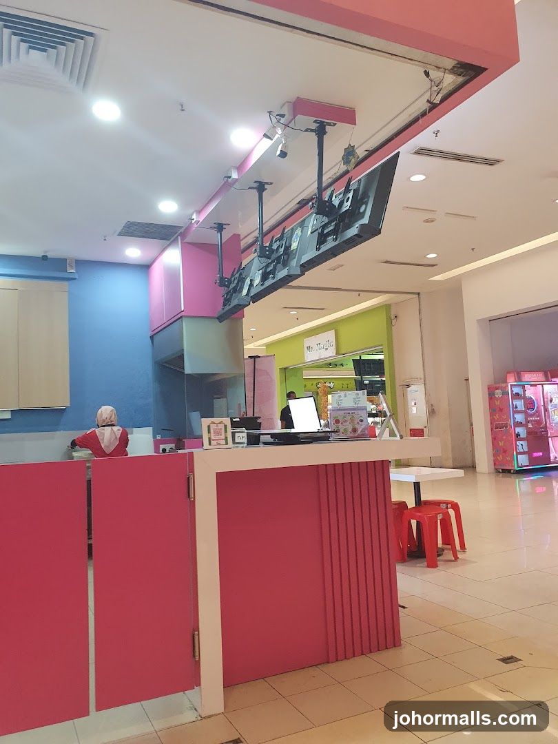 Food stall counter with digital menu screens