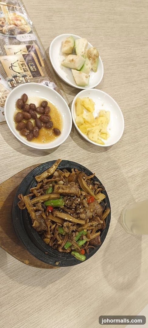 Sizzling Dish with Side Dishes