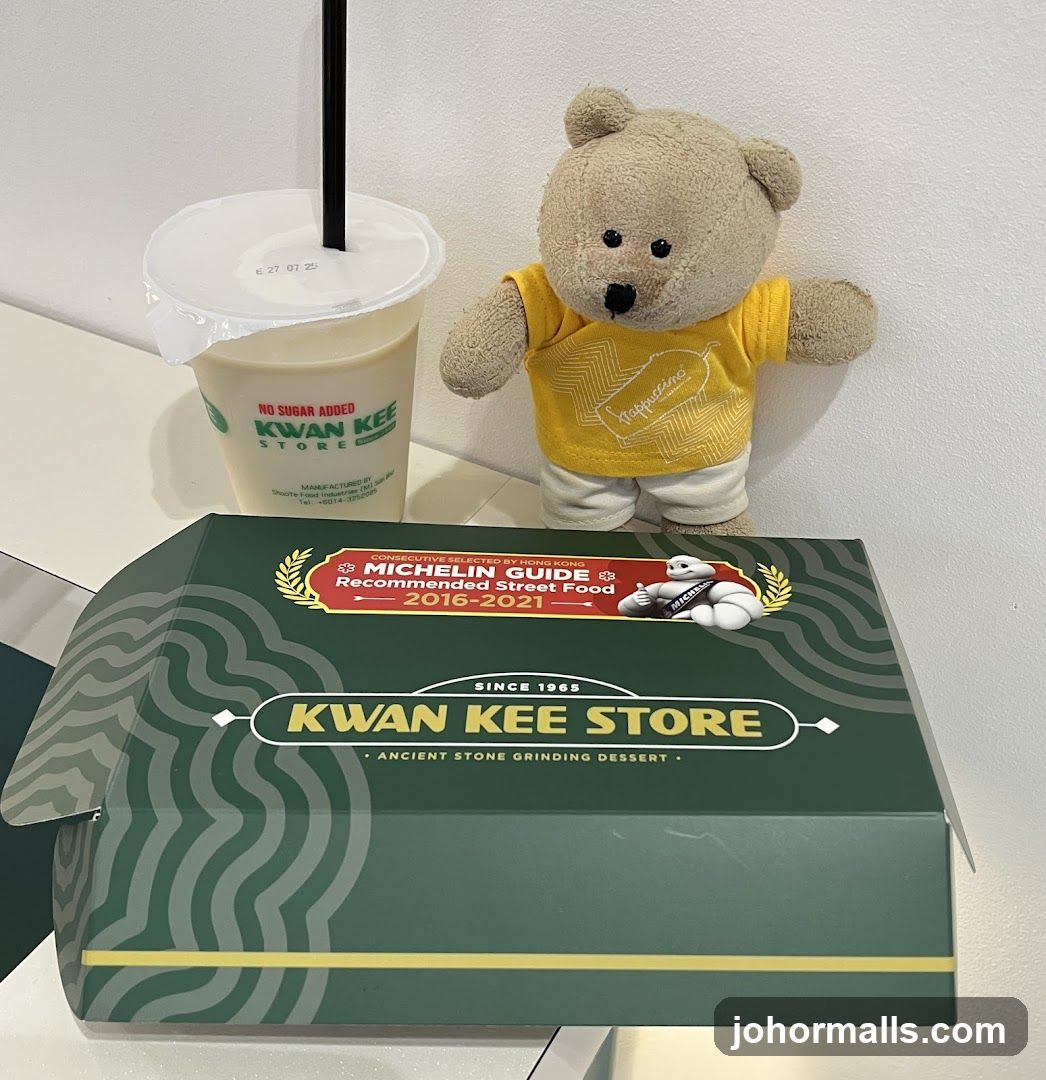 Kwan Kee Store Dessert Box and Drink