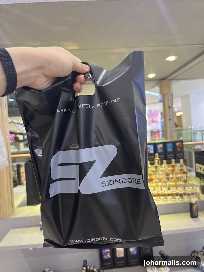 Black Shopping Bag with SZINDORE Logo