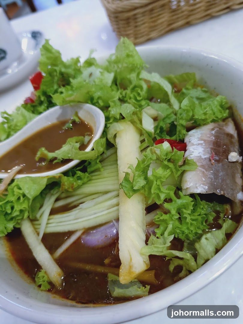 Laksa with Fish and Vegetables