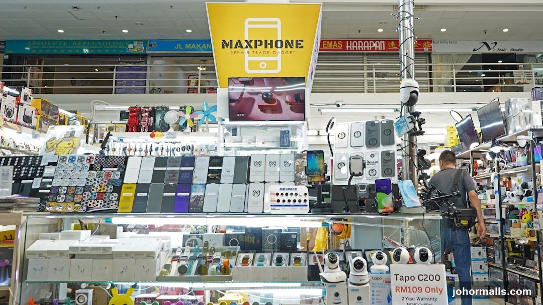 Electronics Store Display