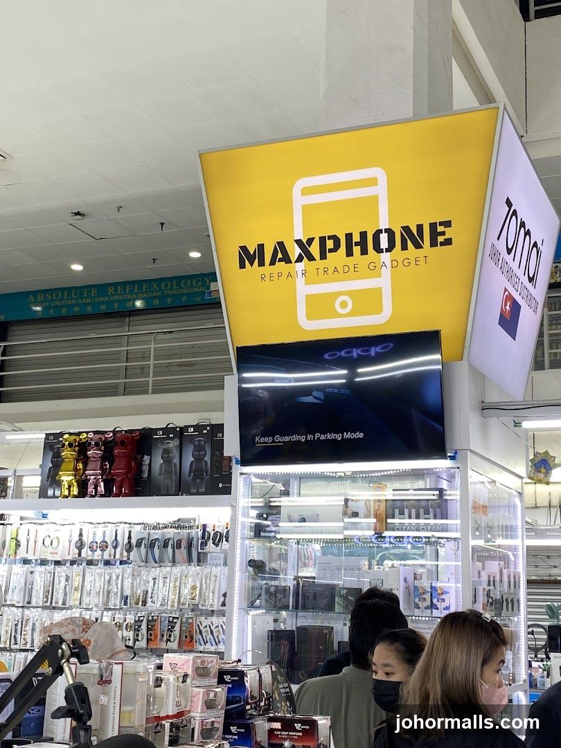 Electronics Store Display