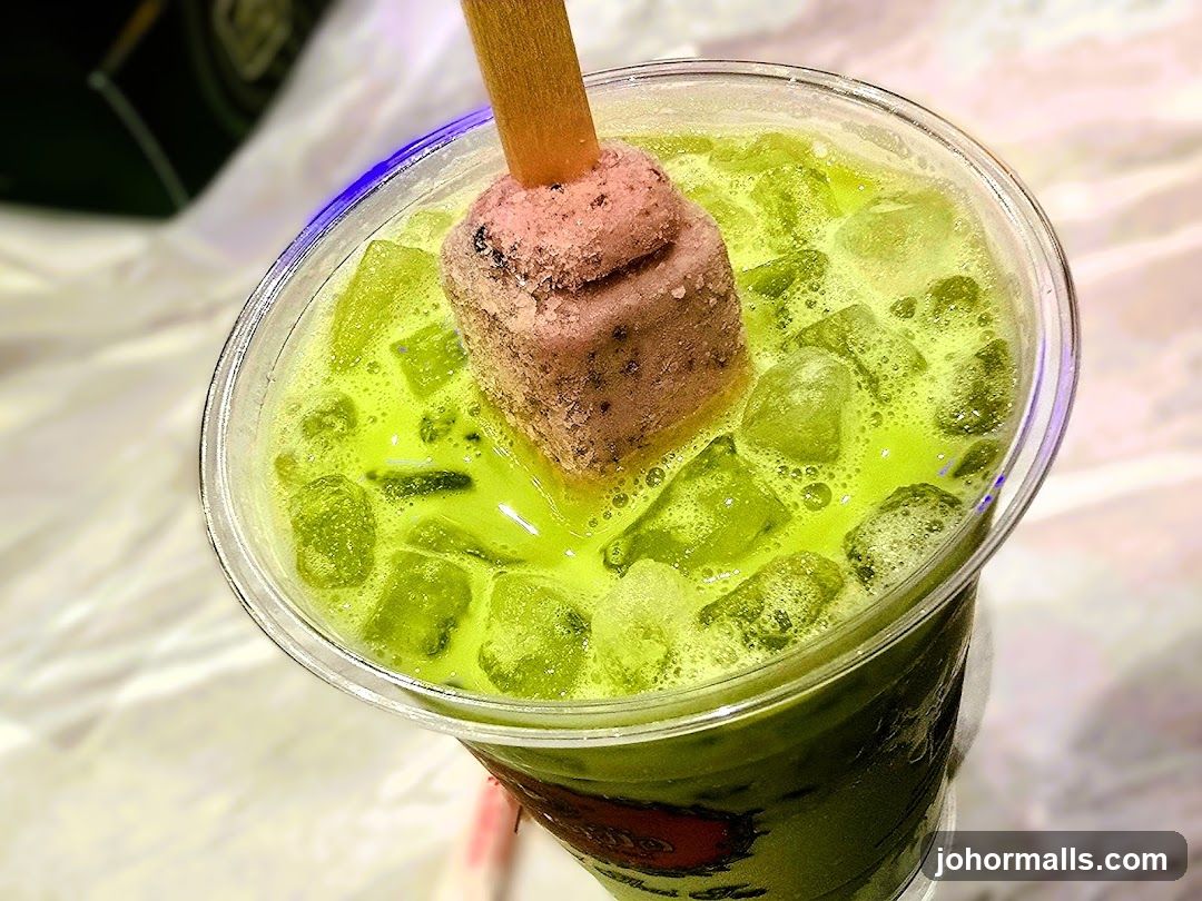 Matcha Drink with Topping