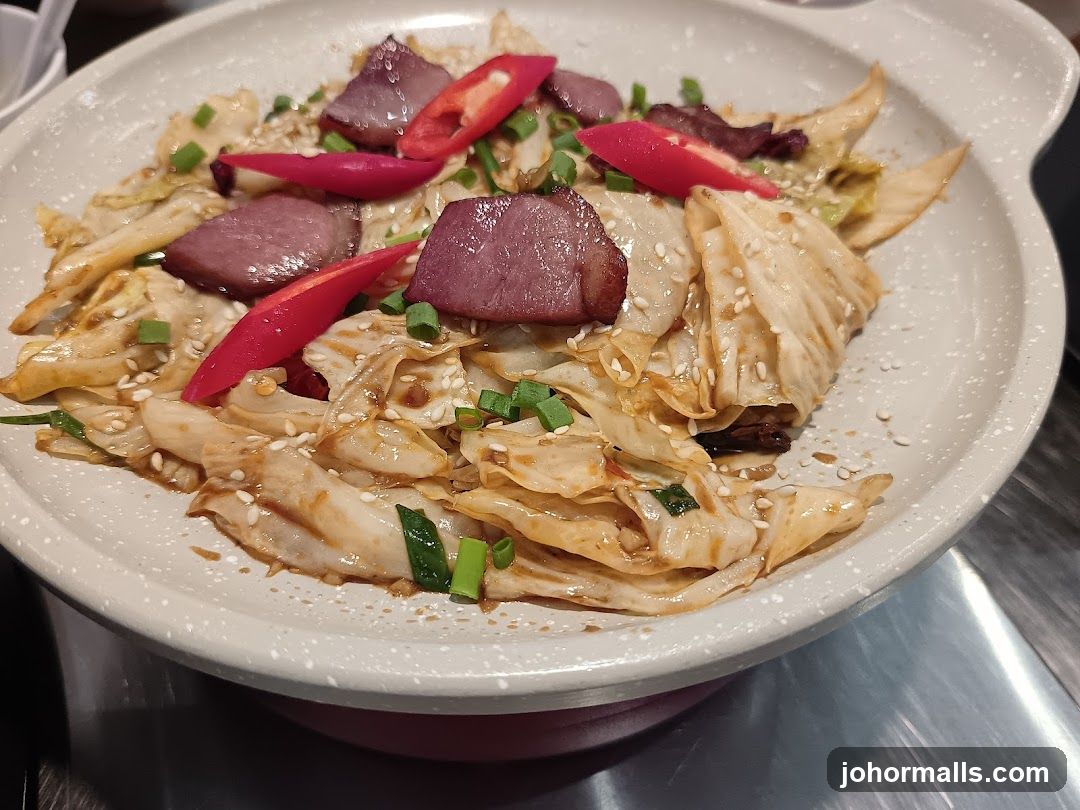 Stir-fried Cabbage with Meat