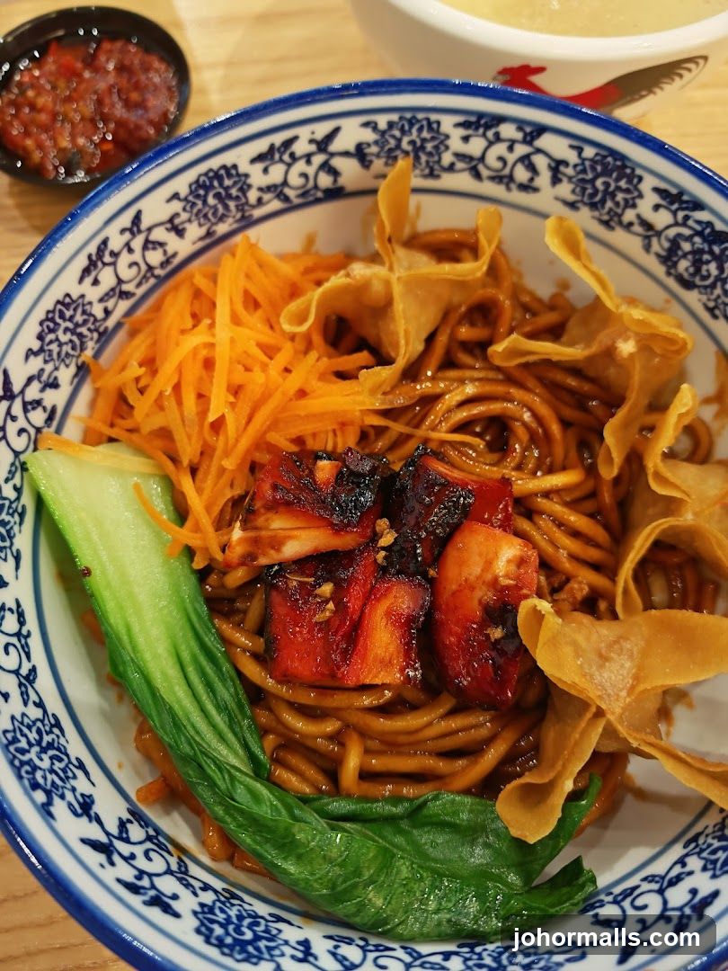 Noodles with Char Siu and Vegetables