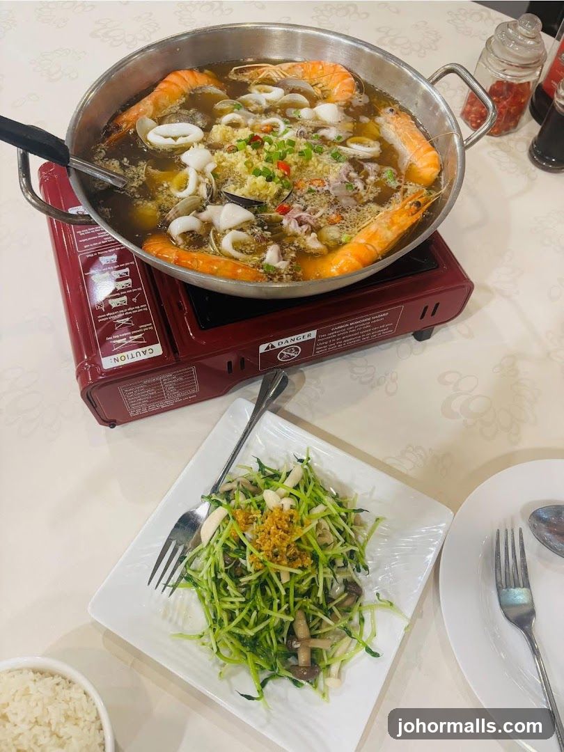 Seafood Hot Pot and Vegetable Dish