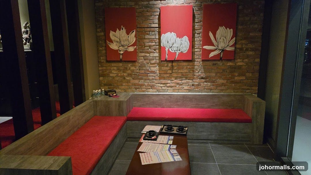 Restaurant Seating Area