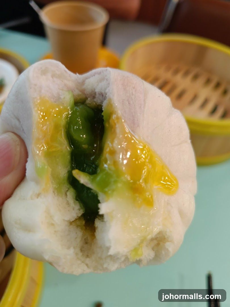 Steamed Bun with Green Filling