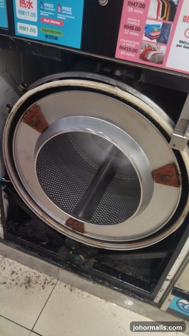 Laundromat Machine