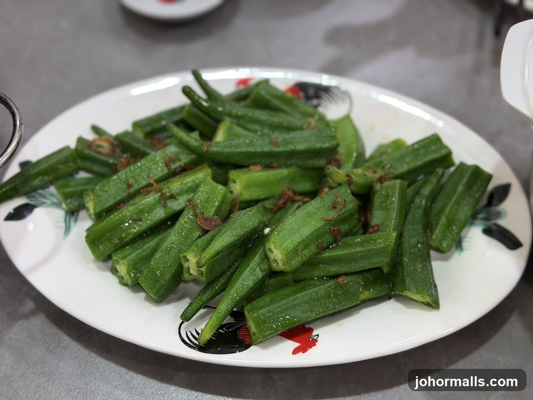 Steamed Okra with Fried Shallots