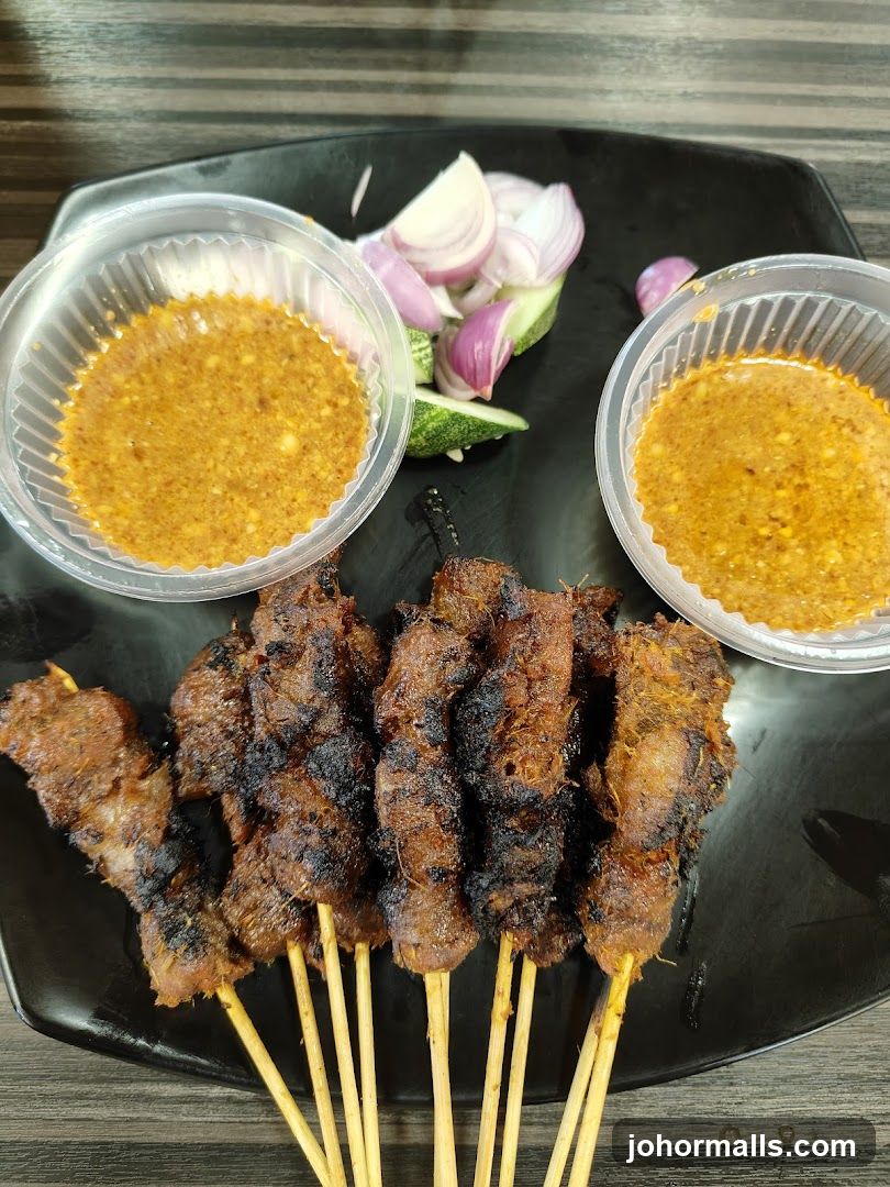 Beef Satay with Peanut Sauce and Onions