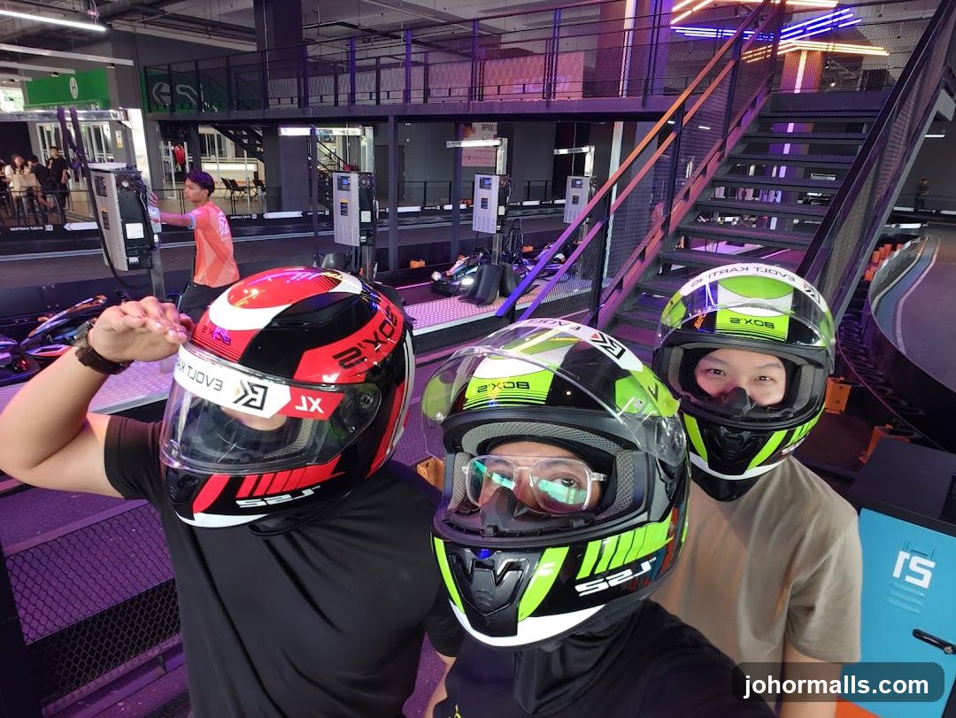 Go-karting helmets