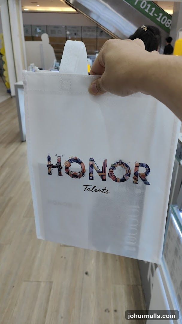 White tote bag with "HONOR Talents" logo