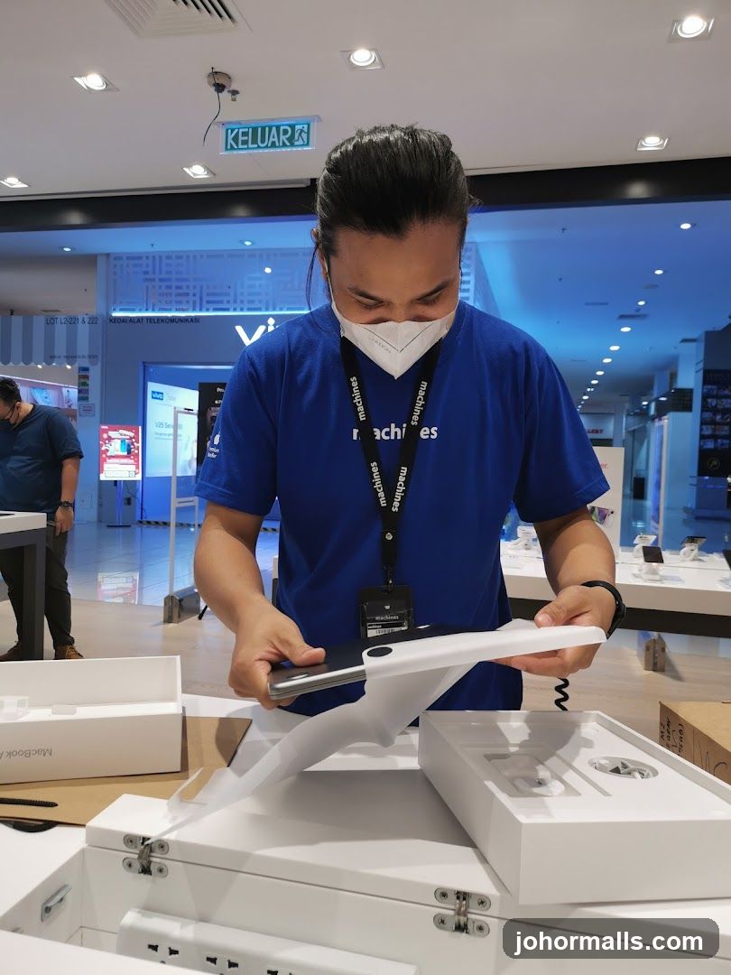 Unboxing a Laptop