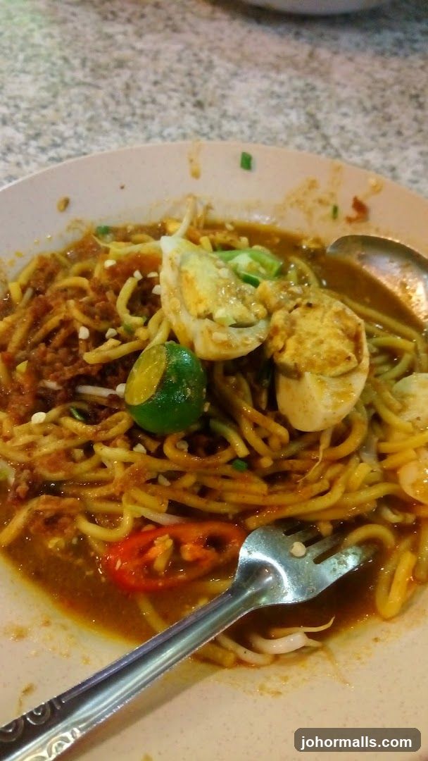 Noodle Dish with Egg and Lime