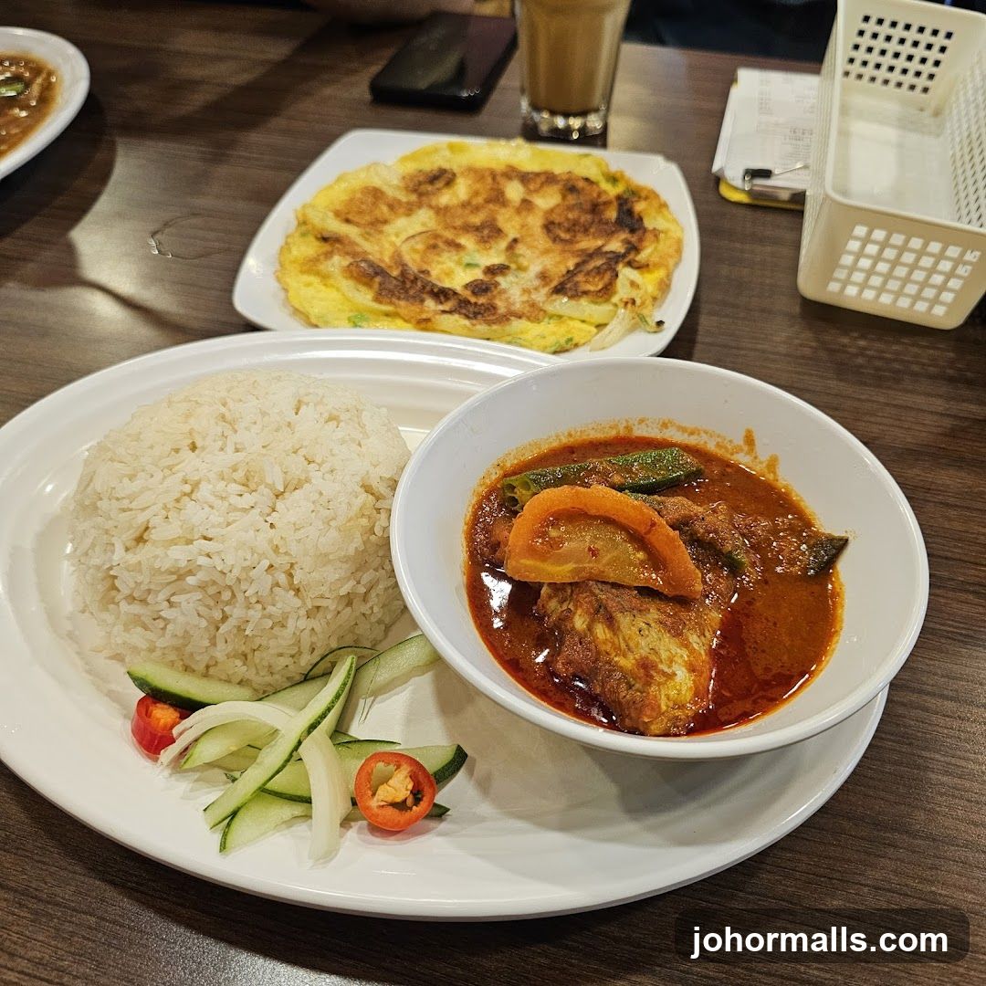 Curry Fish with Rice and Omelette