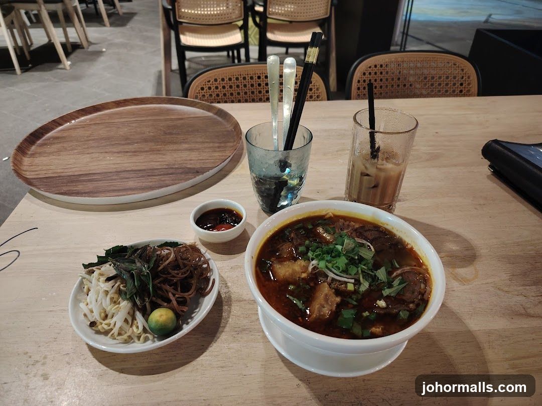 Vietnamese Beef Noodle Soup