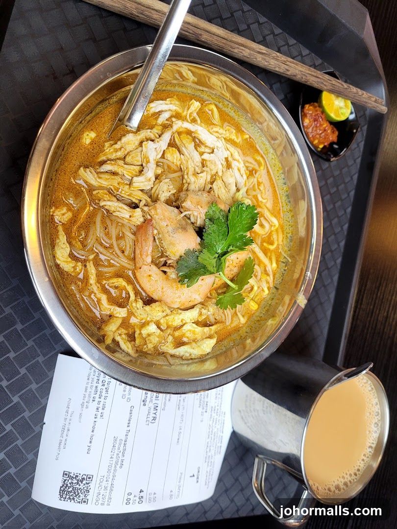 Laksa with Shrimp and Chicken