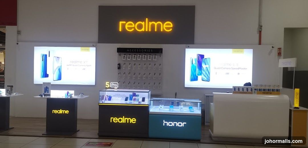 Realme Store Display