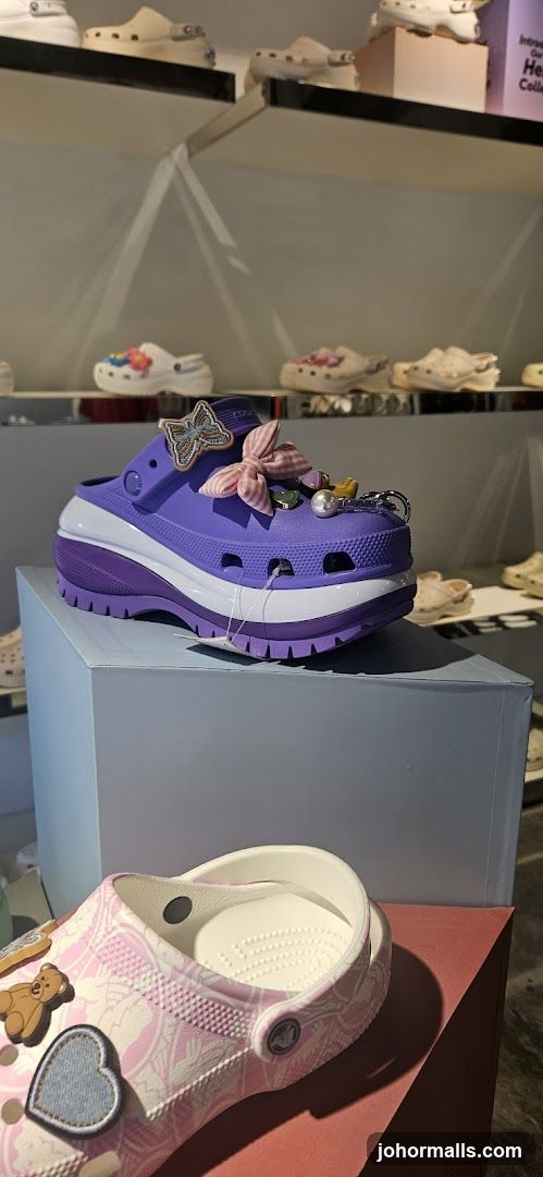 Crocs Display