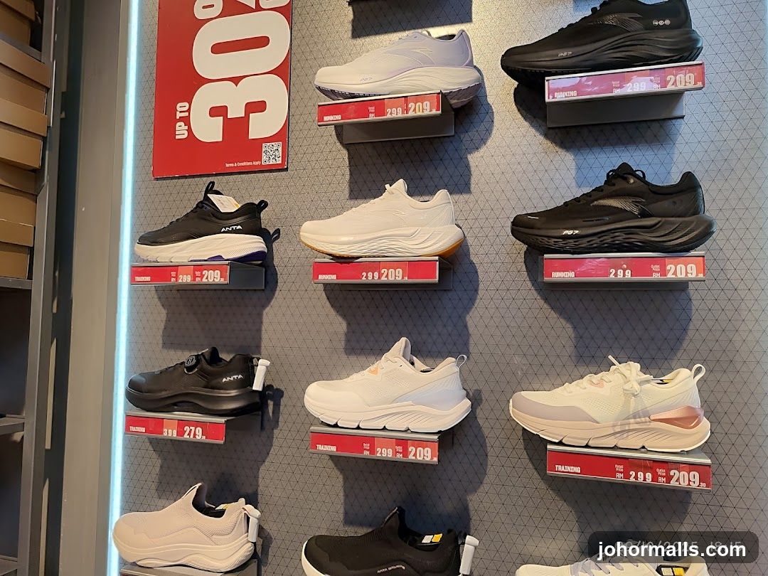 ANTA Shoes Display