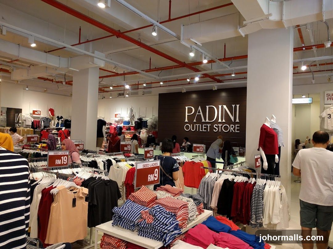 Padini Outlet Store Interior