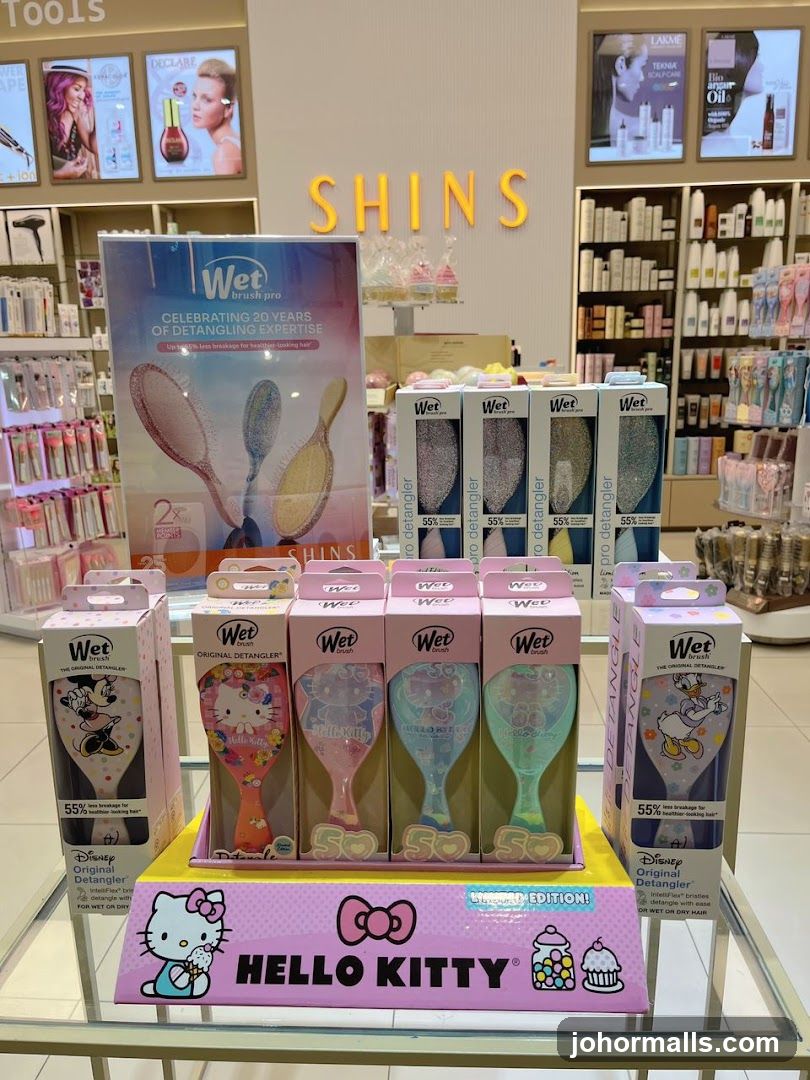 Wet Brush Detangling Expertise Display