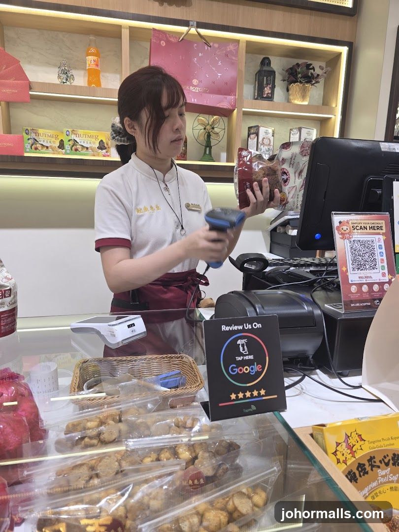 Cashier scanning product