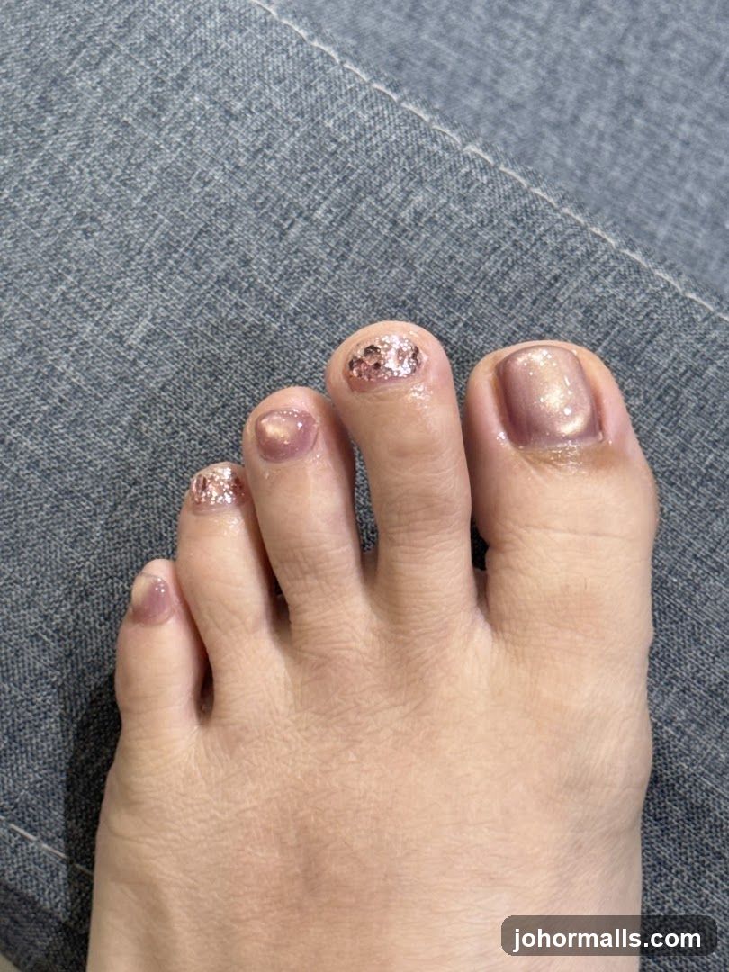 Toenails with Glitter Polish