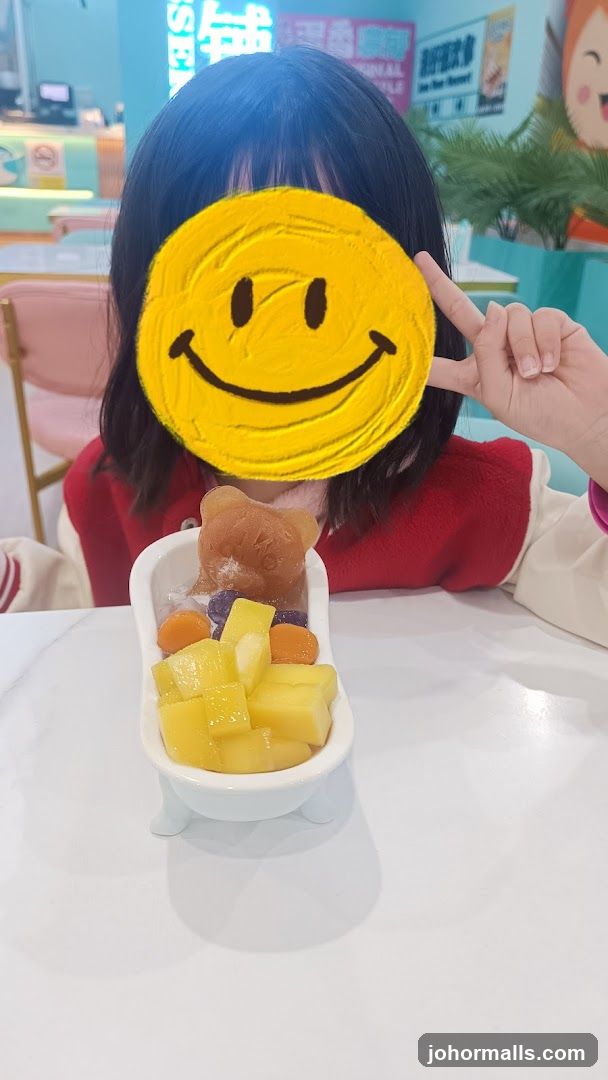 Dessert in a Bathtub-Shaped Bowl