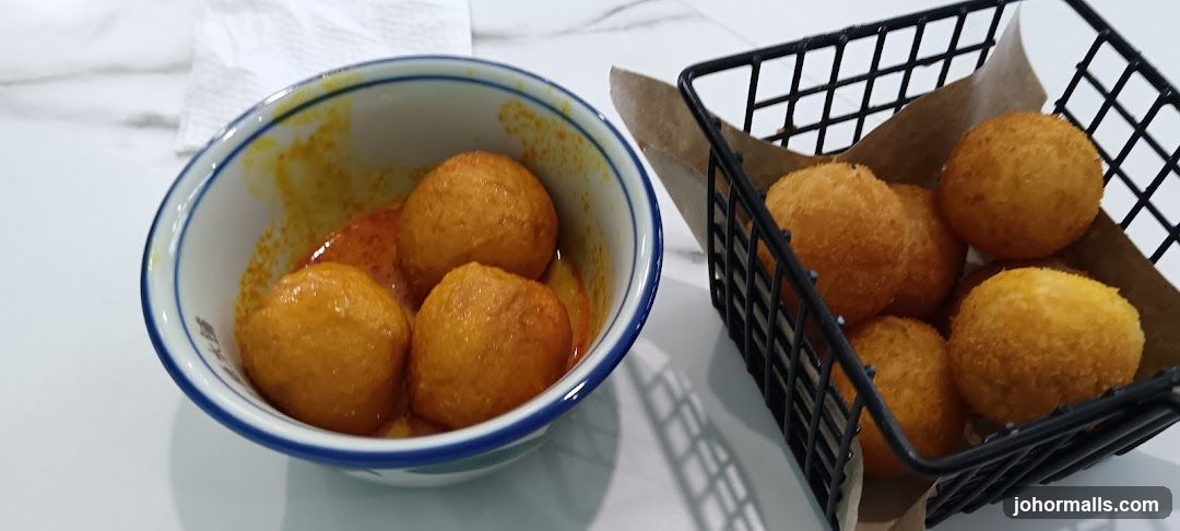 Fried Fish Balls with Curry Sauce