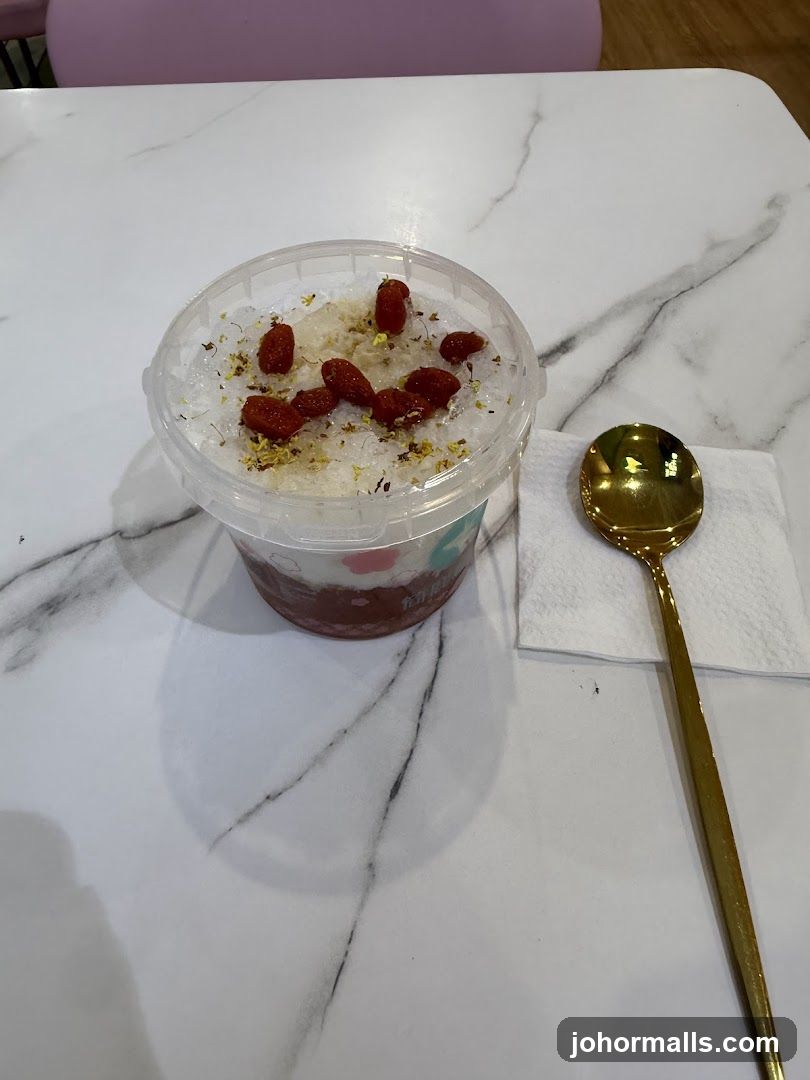 Dessert with Goji Berries