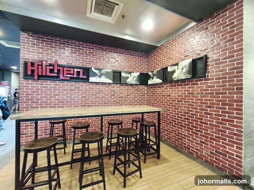 Kitchen Seating Area